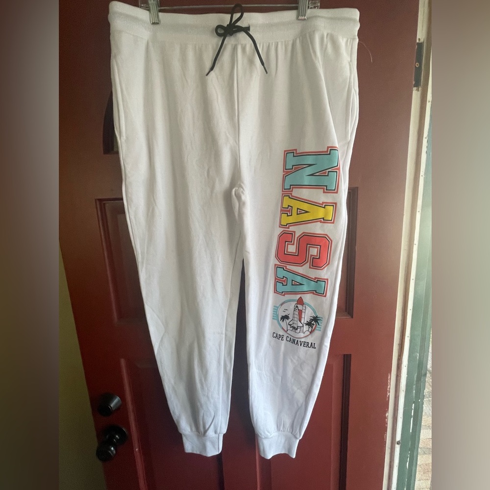 Authentic NASA white joggers with side pockets size XXXL